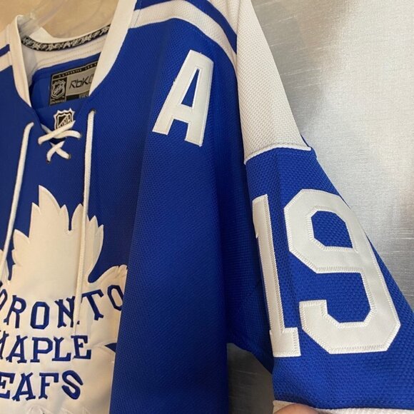 NWOT Toronto Maple Leafs Jersey LUPAL #19. NHL  2014 Winter Classic Men 52 - Picture 4 of 14